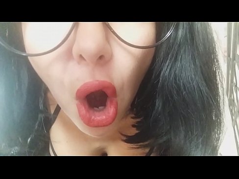 ❤️ Kara, via duonpatrino ne lasos vin iri al lernejo hodiaŭ... Mi bezonas vin tro multe... ❤❌ Pornofilmo ĉe ni ﹏