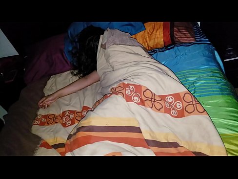 ❤️ Vicfilo kritikante sian junan duonpatrinon dum ŝi dormas. ❤❌ Pornofilmo ĉe ni ﹏